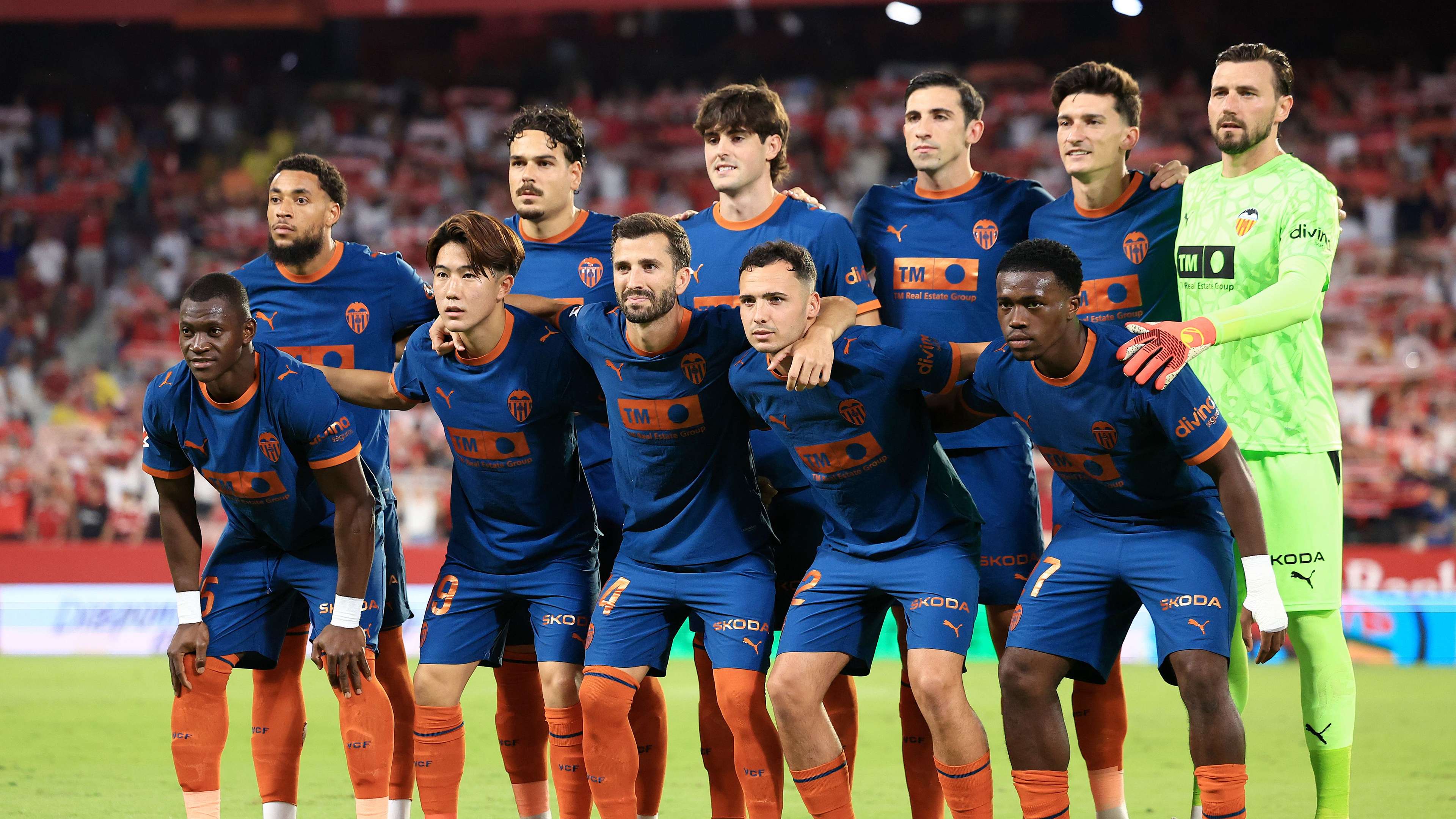 Officially: Valencia sack their manager and chief executive  