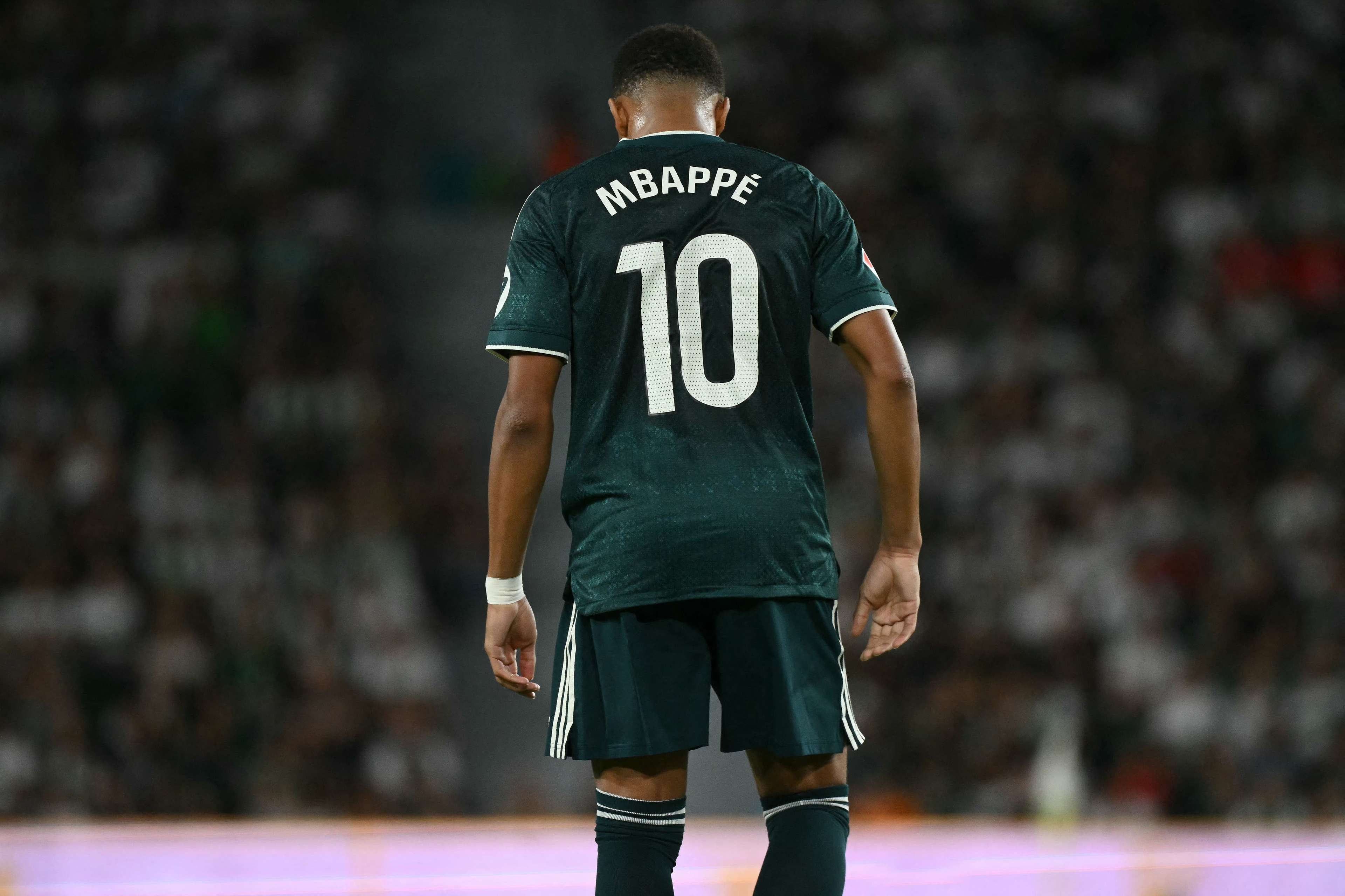 Controversy in Spain, Mbappé and Vinicius cover their shirts in support of Ceuta  