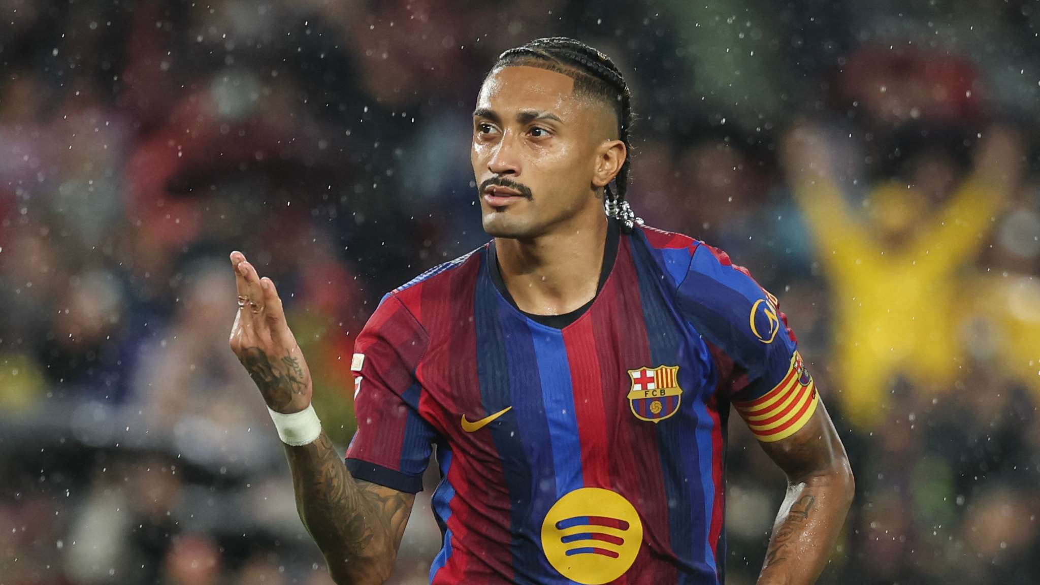 Raphinha responds to 'renewal leaks' with a decisive statement about his future  