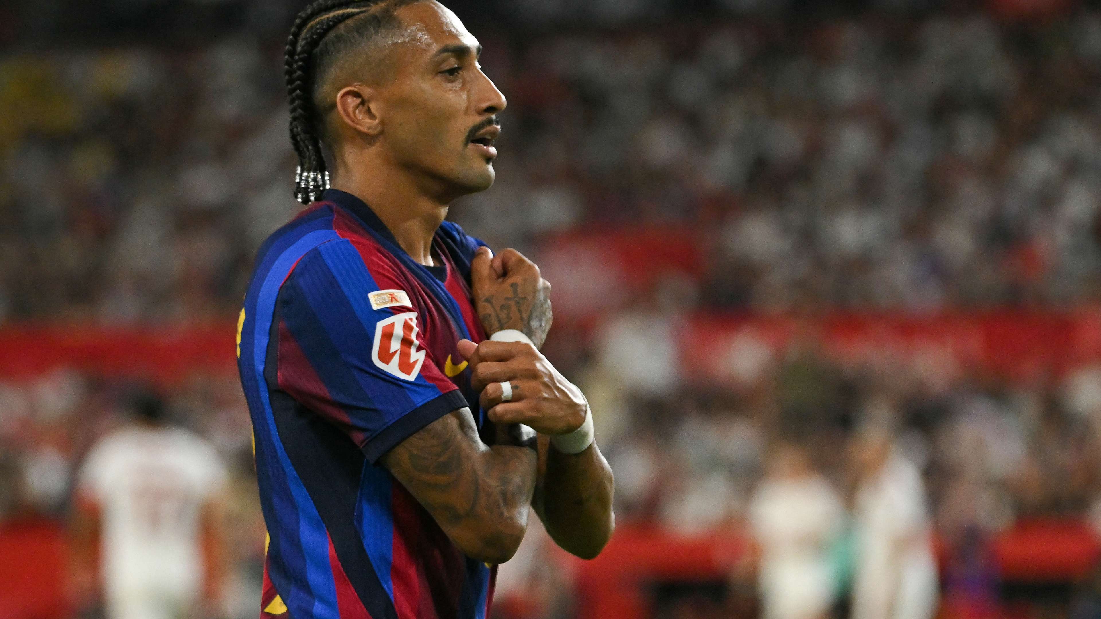 Raphinha breaks Messi, and Flick denies him the chance to 'destroy' Ronaldo  