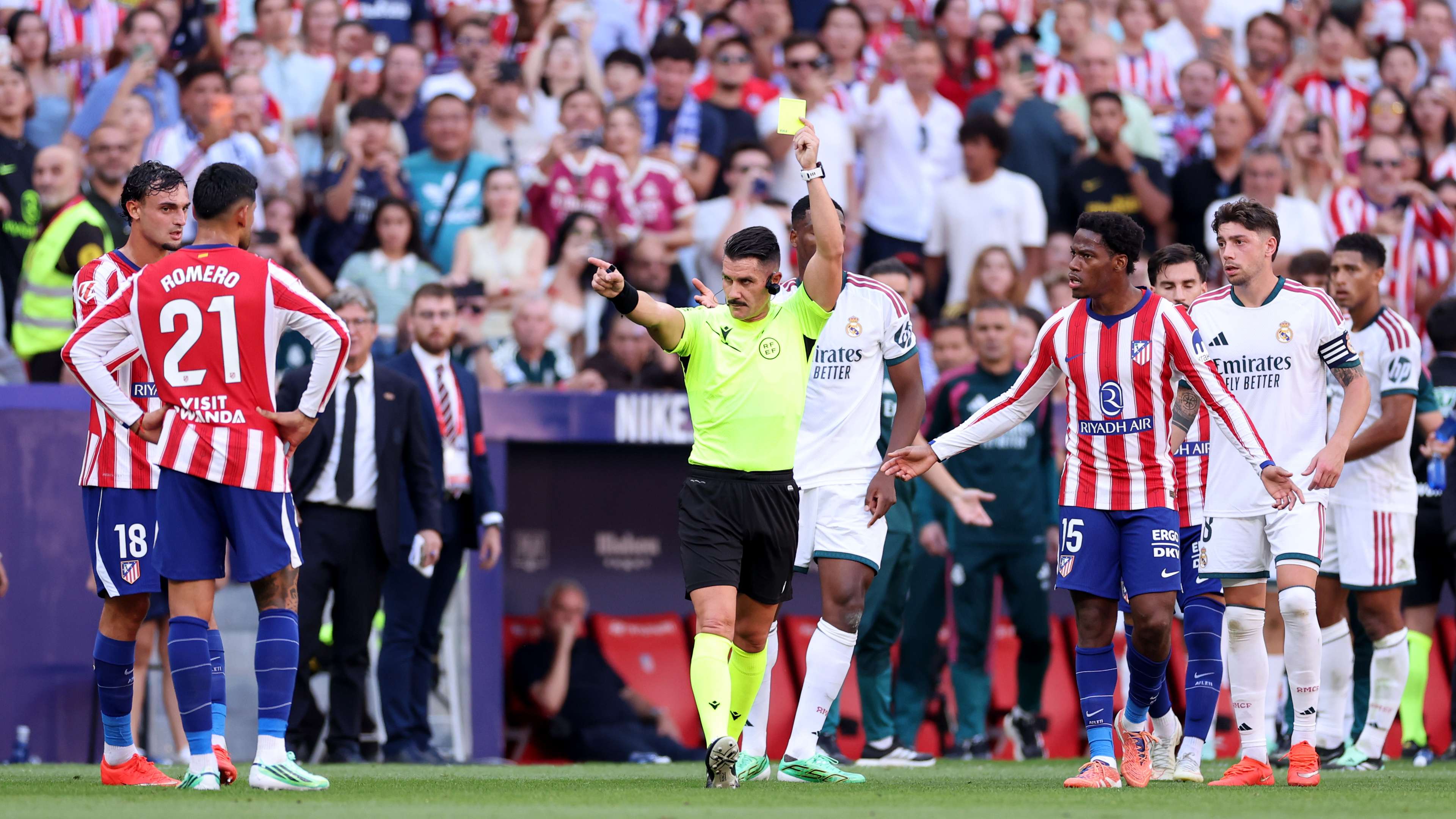 Refereeing expert: a refereeing scandal over Romero not being sent off  