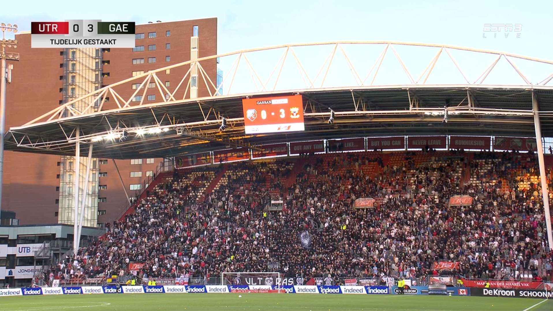 Things go completely wrong at De Galgenwaard: FC Utrecht v Go Ahead immediately abandoned  