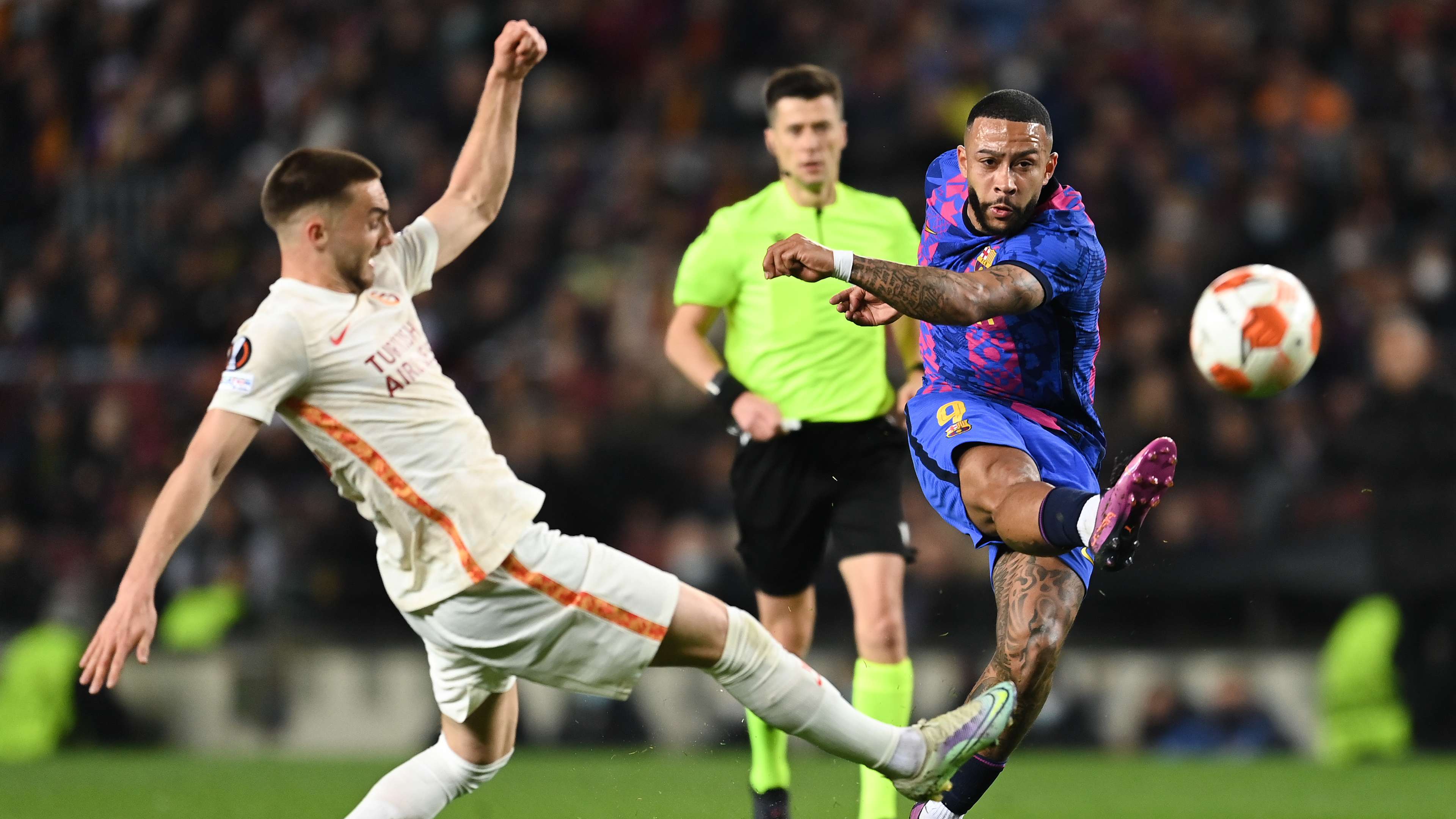 "The Turkish hell" brings the mistake of Busquets's father back to the fore: five crazy chapters that have brought together Barcelona and Galatasaray  