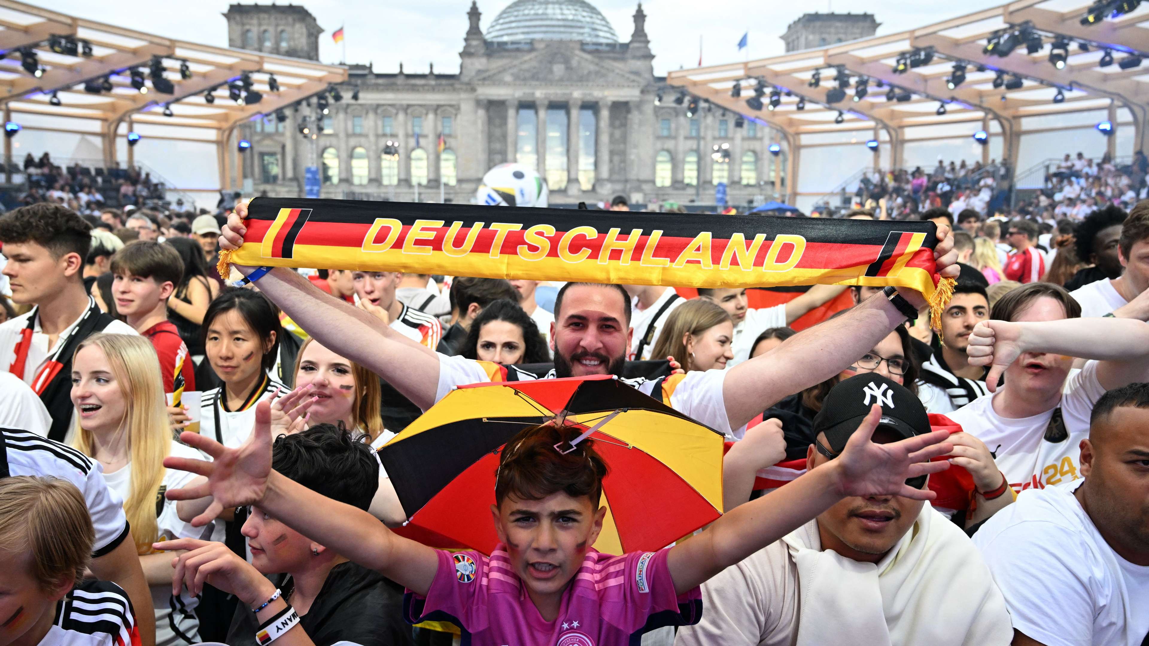 The World Cup moves to digital platforms: a historic deal to broadcast the 2030 World Cup  