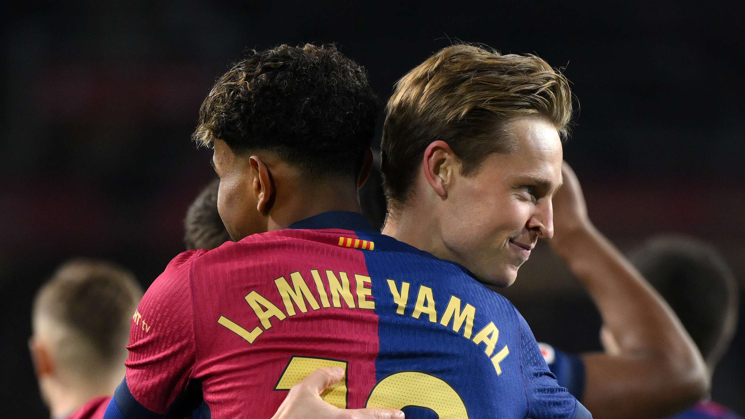 De Jong sends a message to Barcelona fans: Yamal responds  