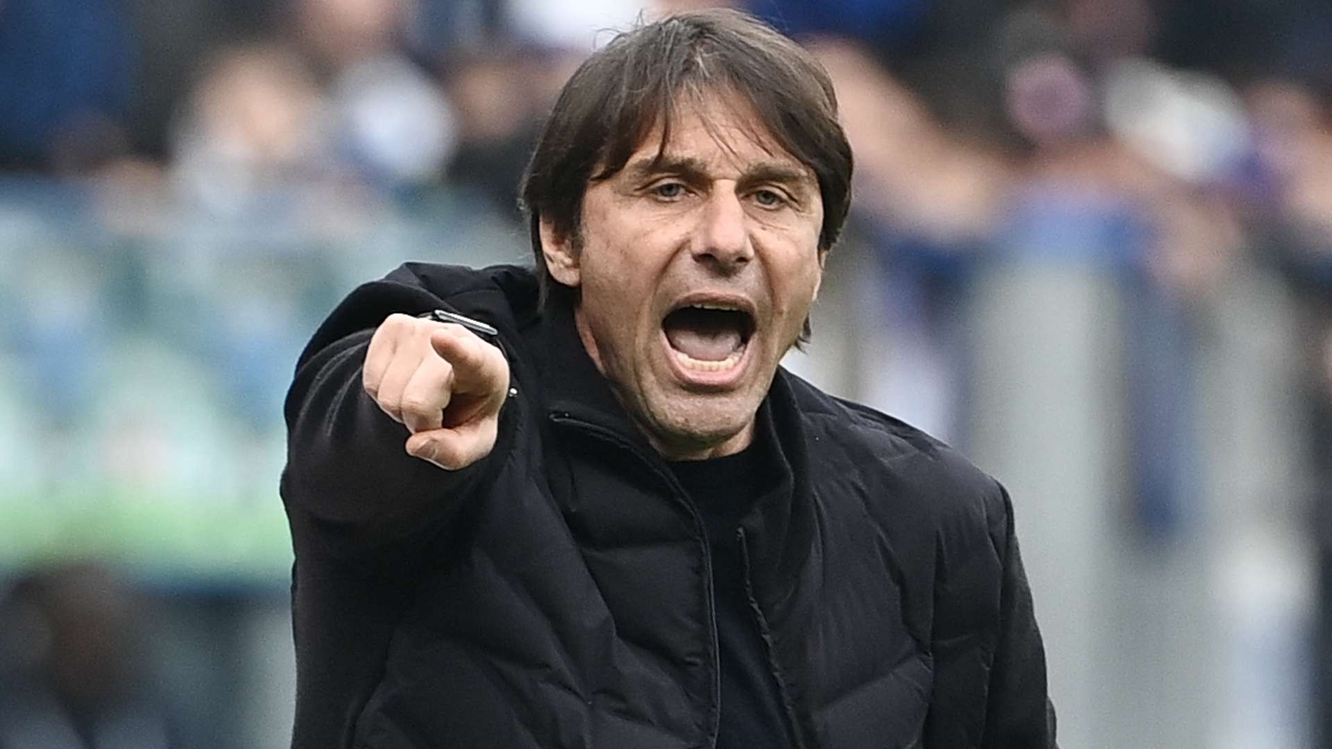 Conte says yes to Juventus during the season. Pioli in the background  