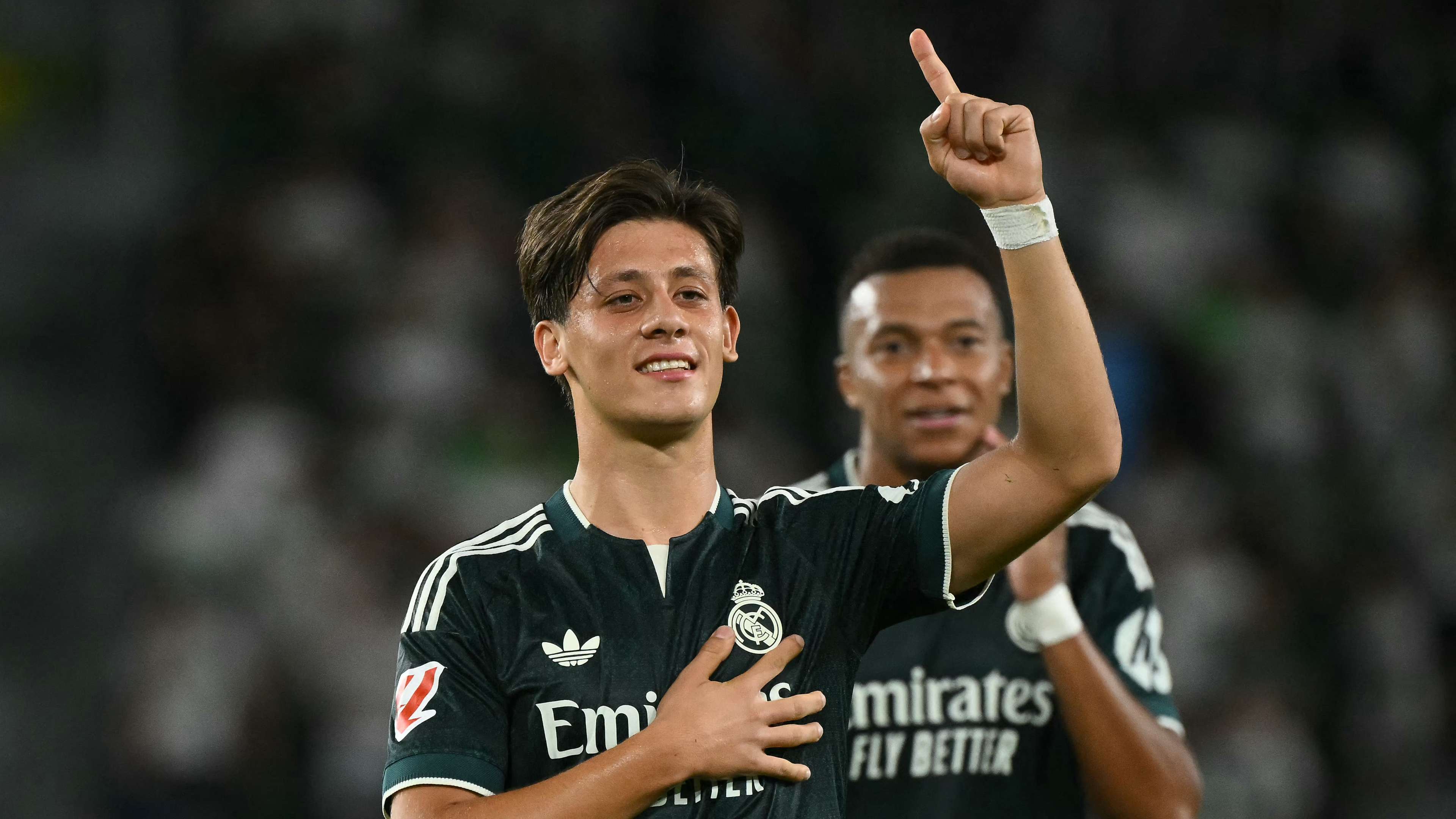 Guler snubs Arsenal and Man City for Madrid deal  