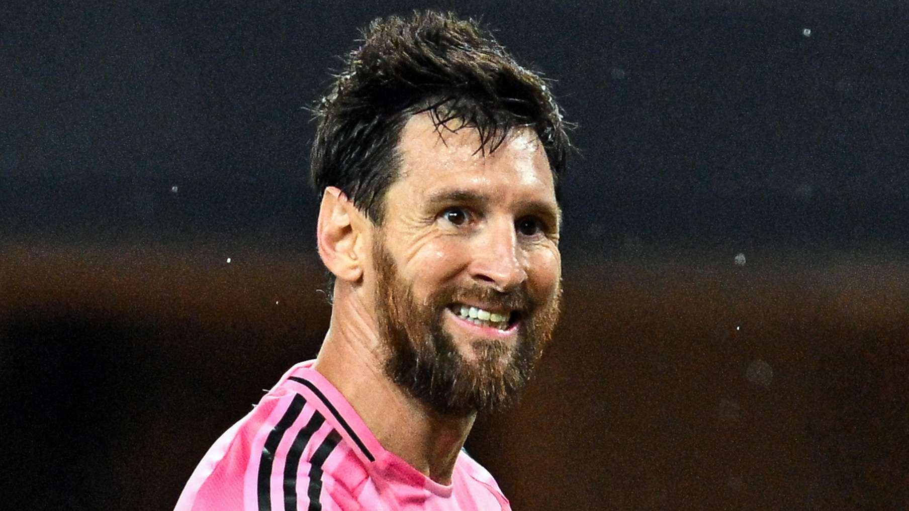 Messi lands in Argentina ahead of final swansong  