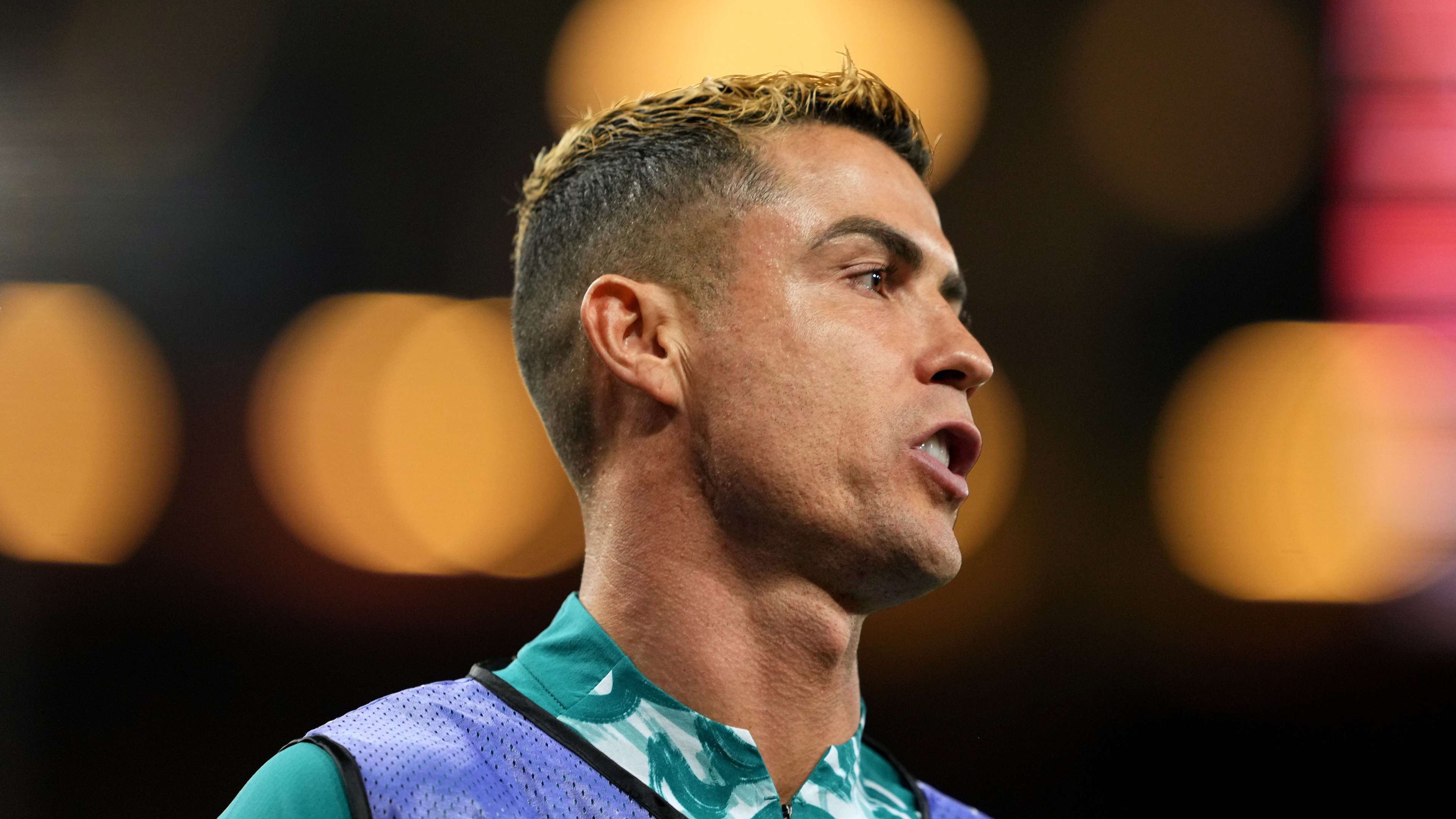 Did a coffee cup write the end of Ronaldo's saga with Portugal?  