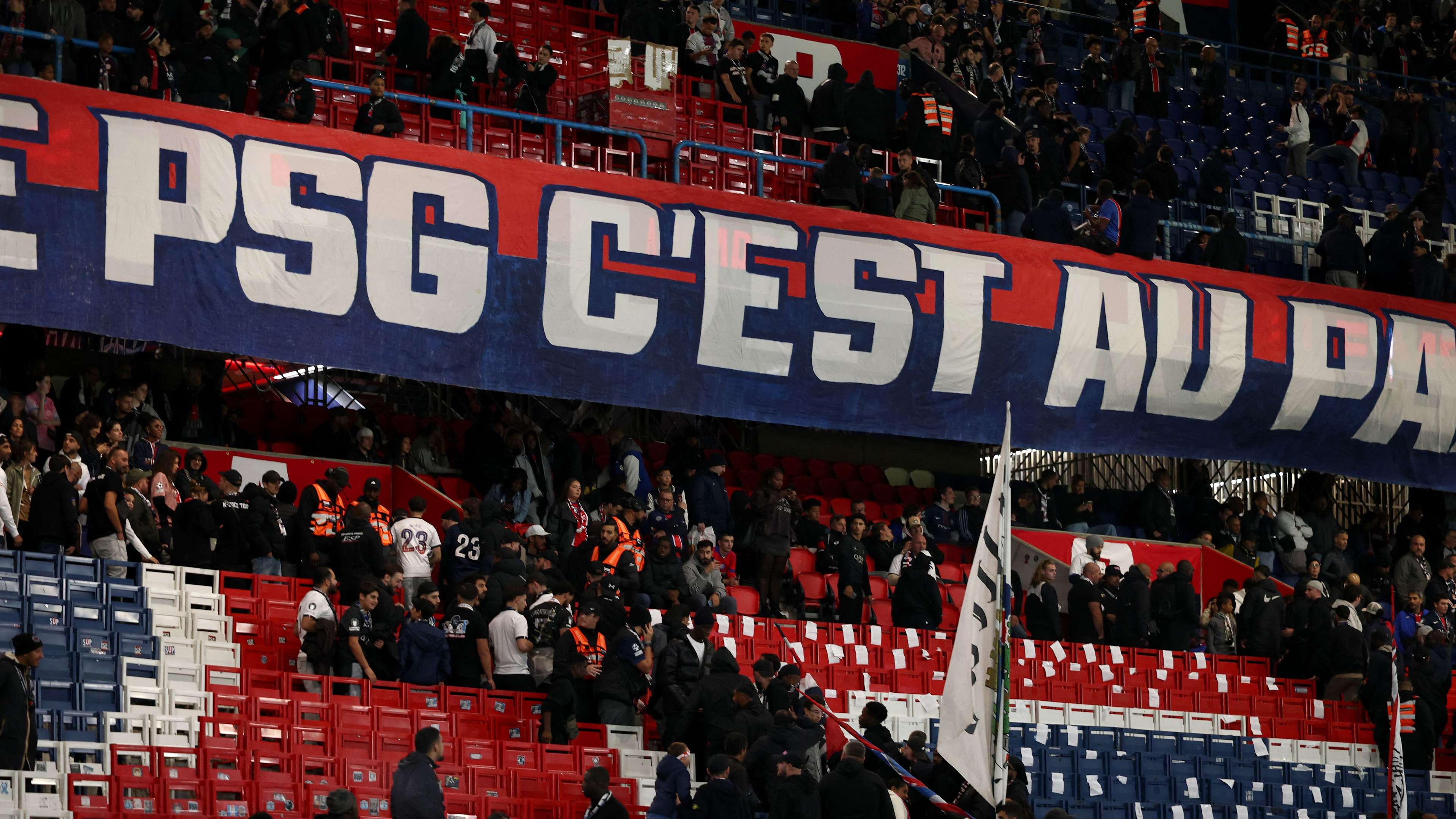 Paris Saint-Germain threatened with sanctions after dramatic incident at the Parc des Princes  
