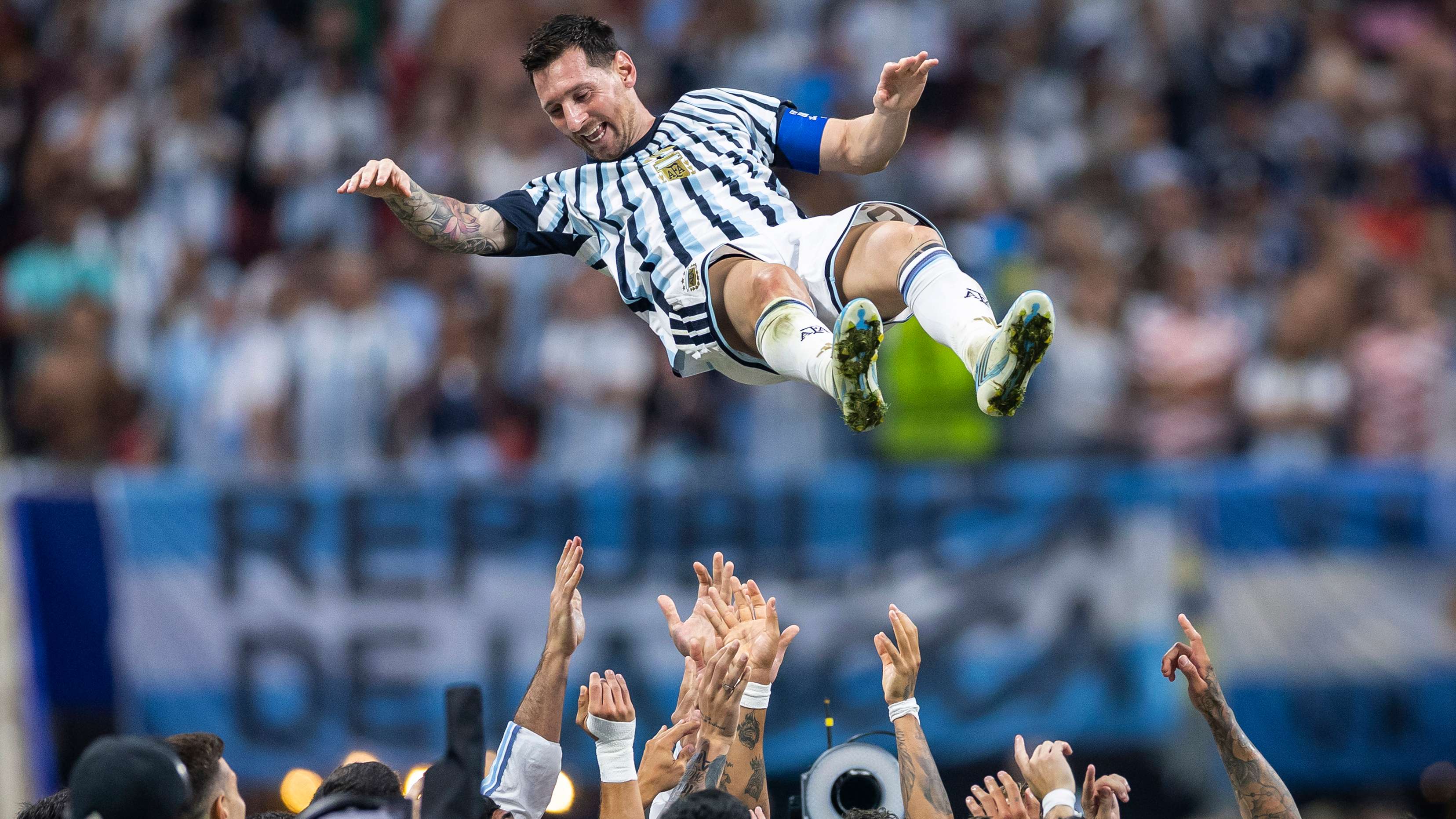 A heartfelt farewell: Argentina's clubs immortalise Messi's final night with "a beautiful love story"  