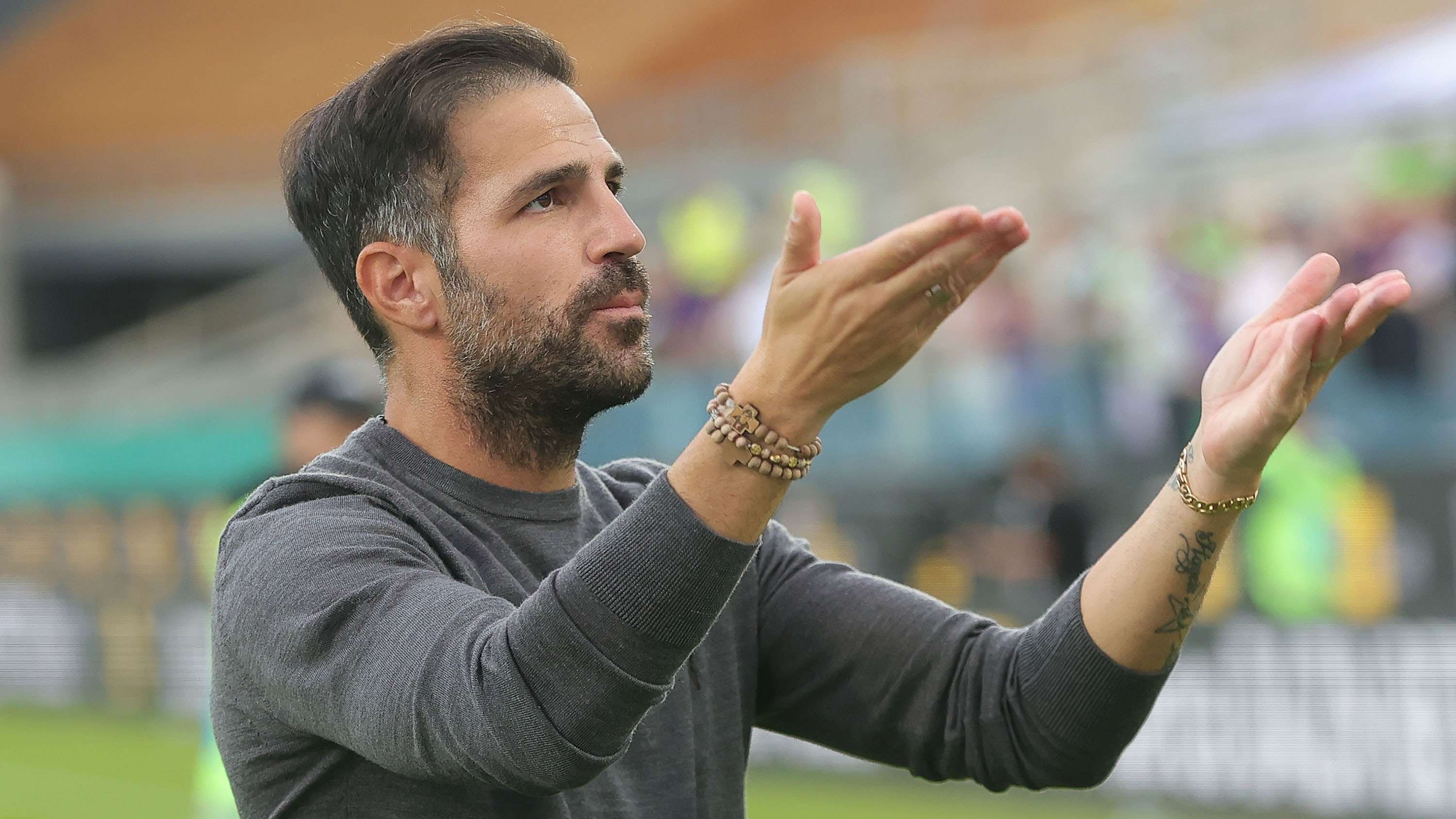 Fabregas slams disrespectful Man Utd manager job rumours  