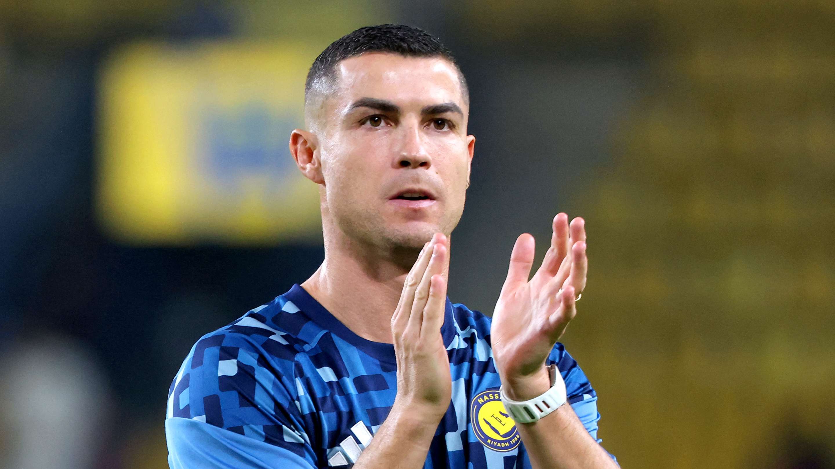 Video: Chinese girl steals Ronaldo's attention in the Roshn League  
