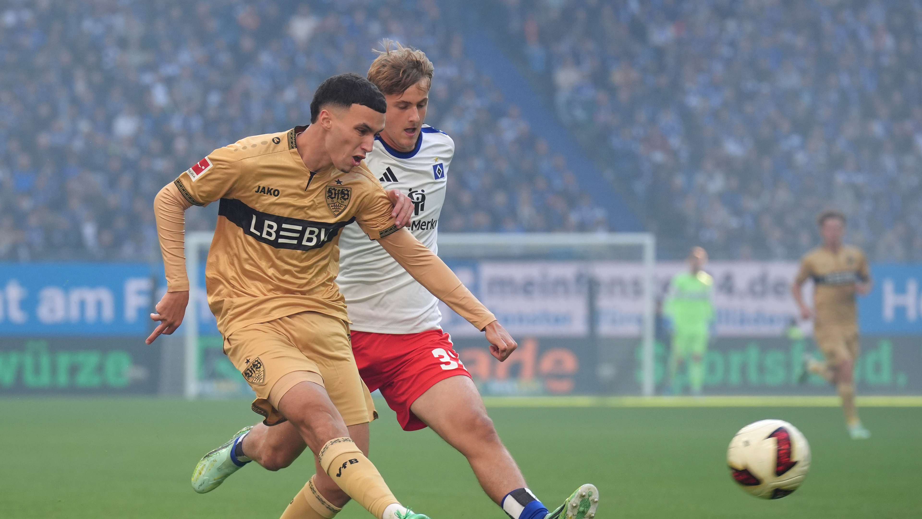 Khannous requests the dentist's bill after injuring Hamburg's talent  