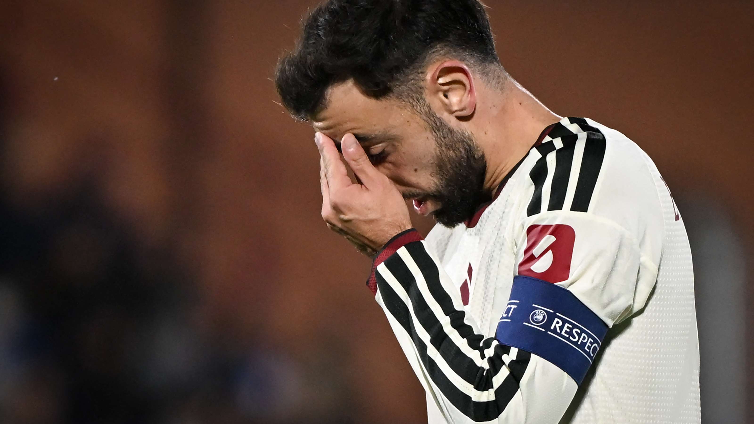 Fernandes questions Carrick’s tactics after United debacle  