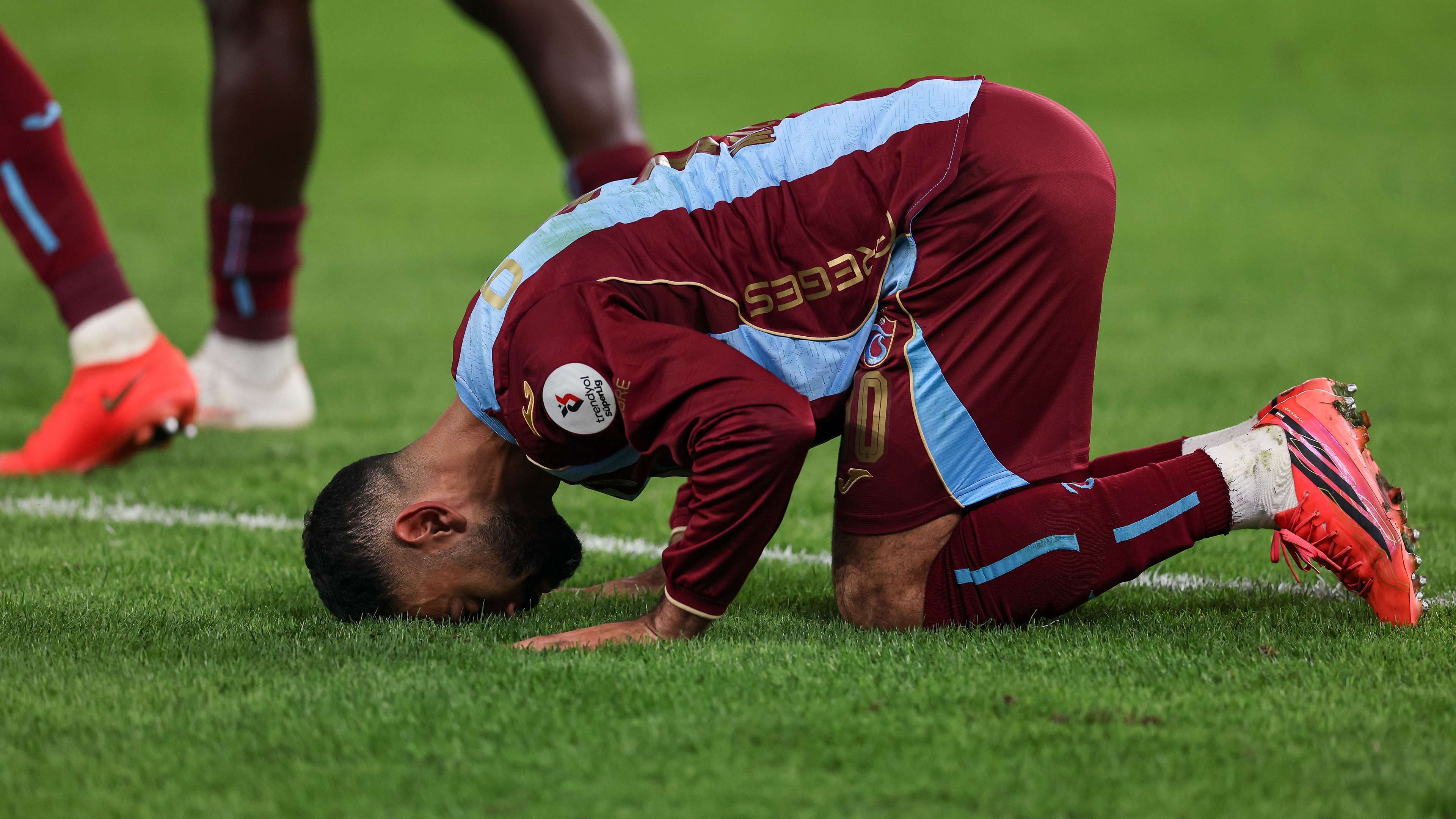 The king of big occasions: Salah's storm uproots Besiktas' dreams  