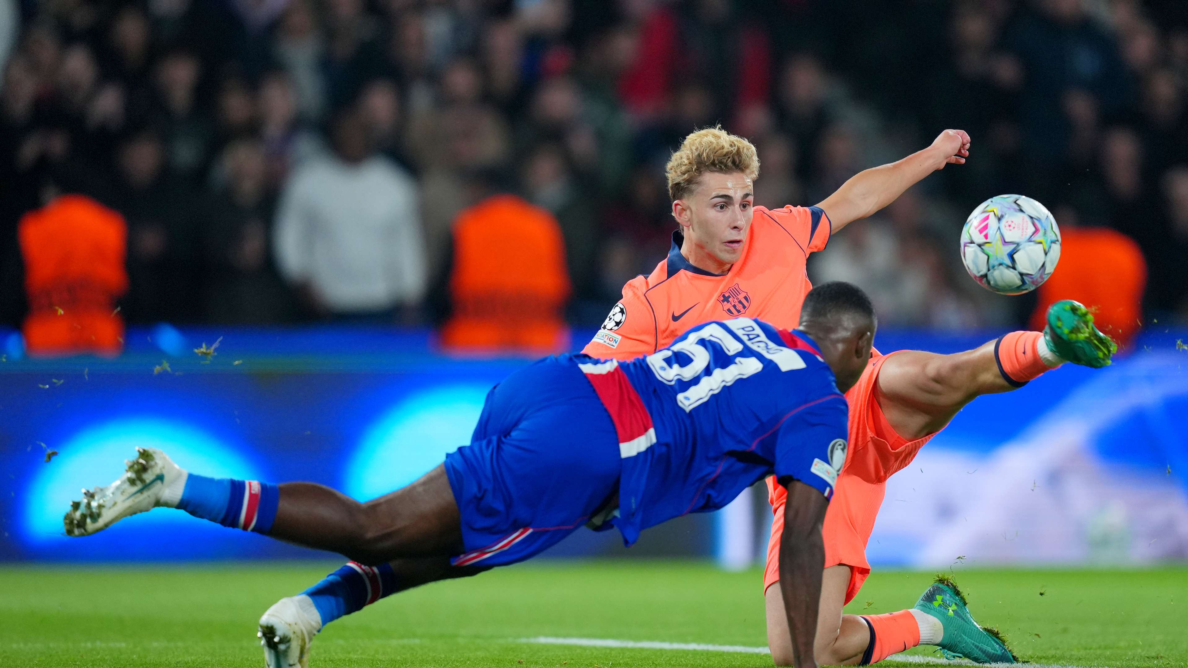 Legal interpretation: why did the Barcelona star avoid being sent off against Paris Saint-Germain?  