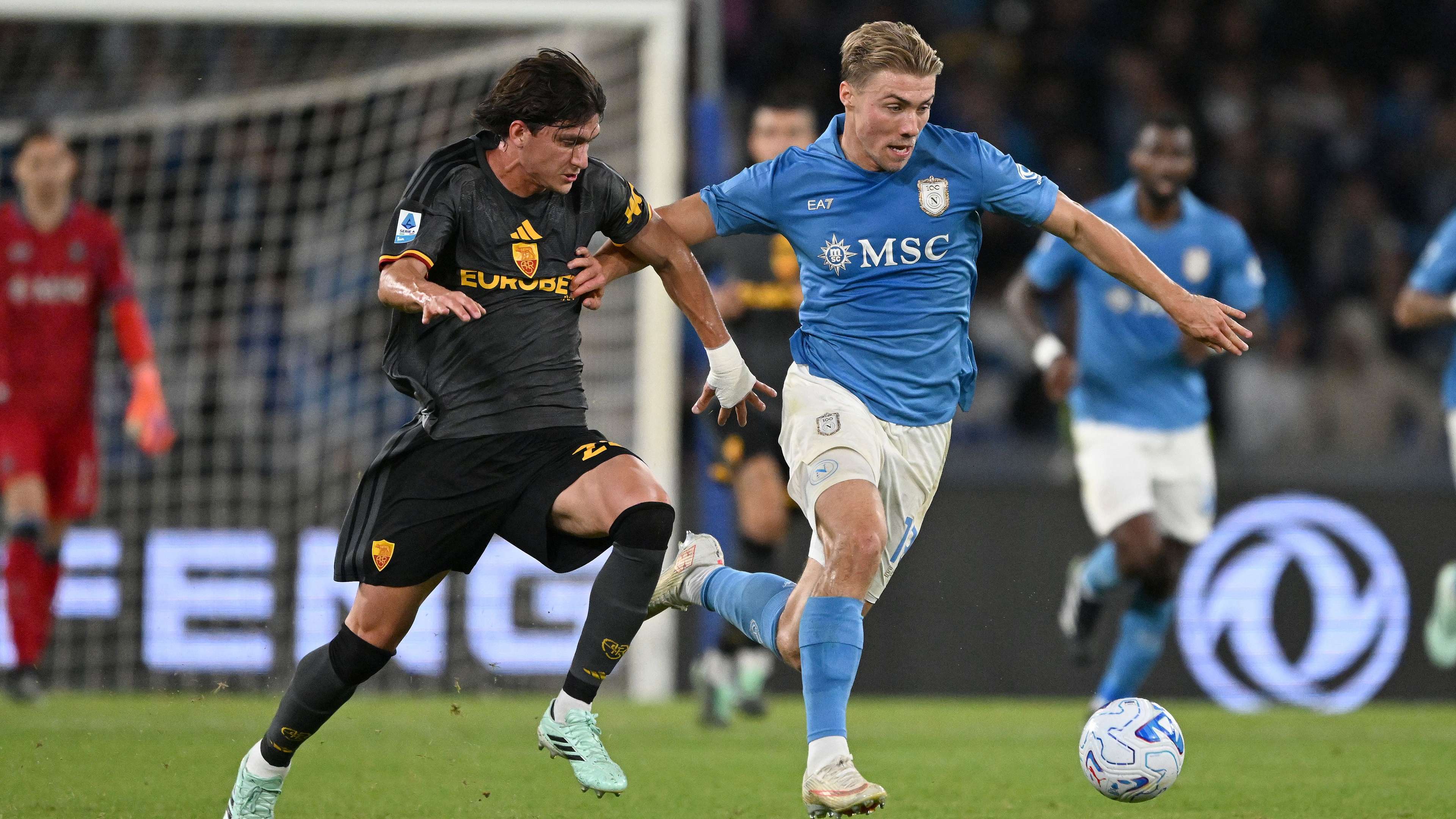 Incredible comeback: Roma survive first defeat with thrilling draw against Napoli  