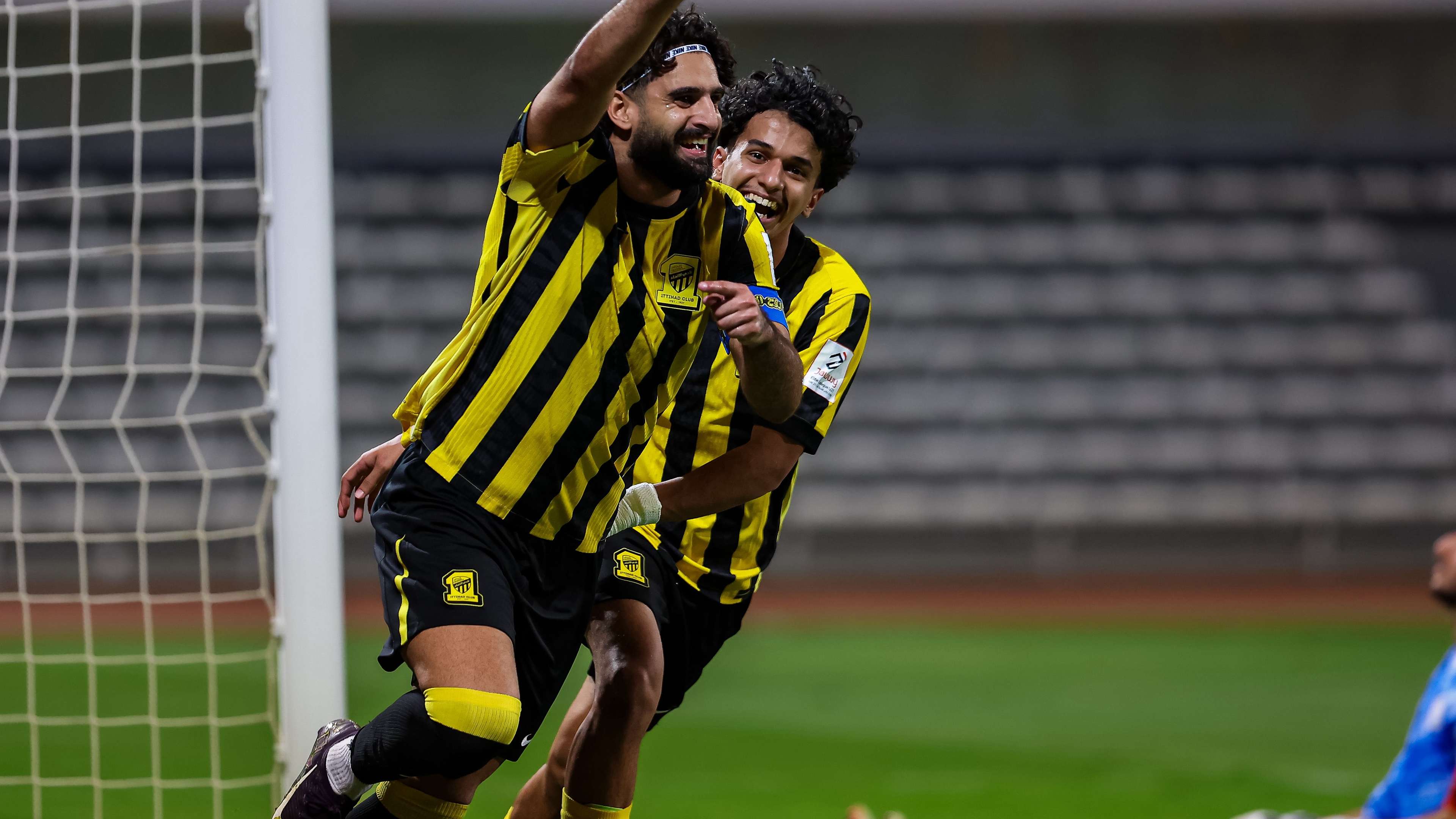 Al-Ittihad tighten their grip: Al-Ahli in pursuit as Al-Taawoun shock Al-Ettifaq in the Joy League!  