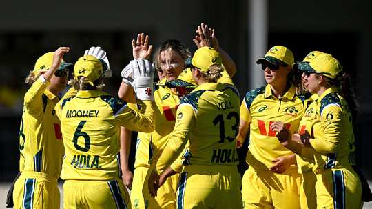 Litchfield, Sutherland star in Australia's crushing win over Bangladesh  