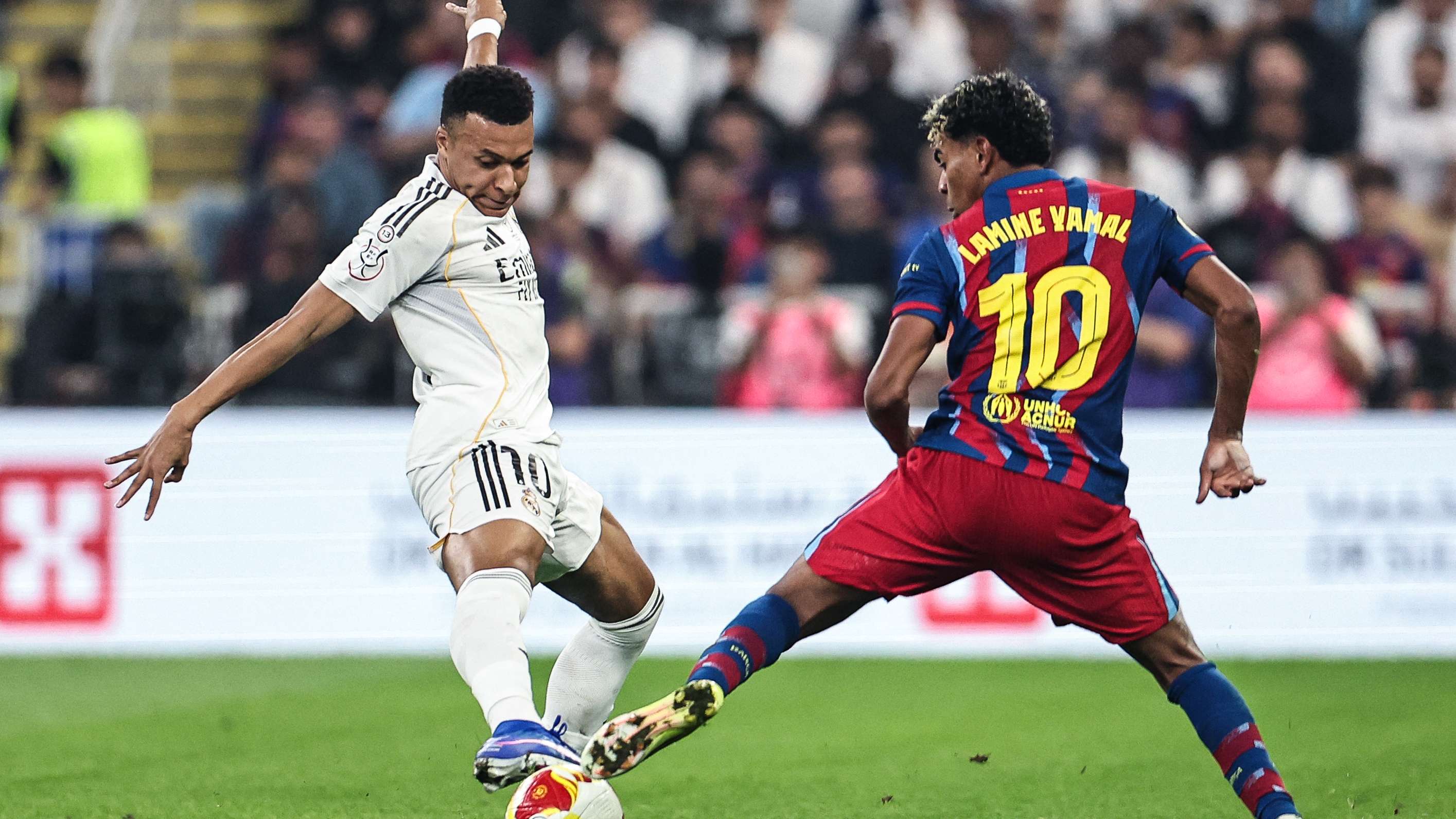 Mbappé chases Yamal: Alavés star hit by Barcelona curse  
